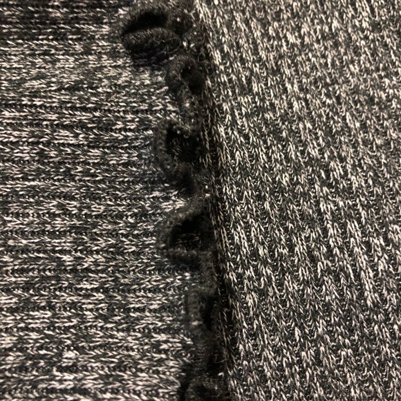 Ribbed lettuce hem long sleeve - Picture 2 of 3